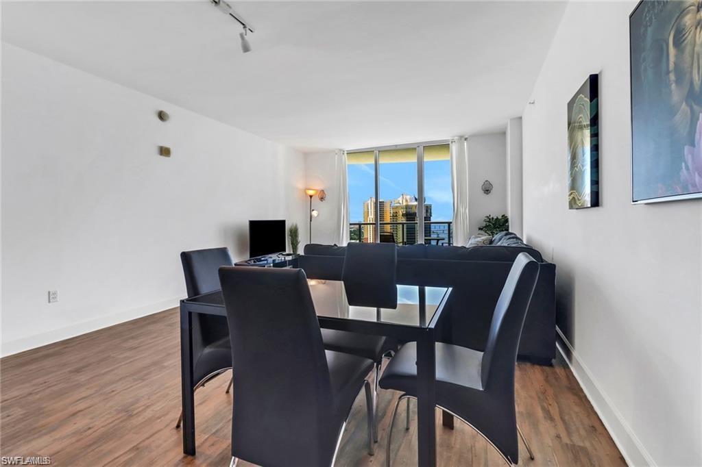 3000 Oasis Grand BLVD 2004