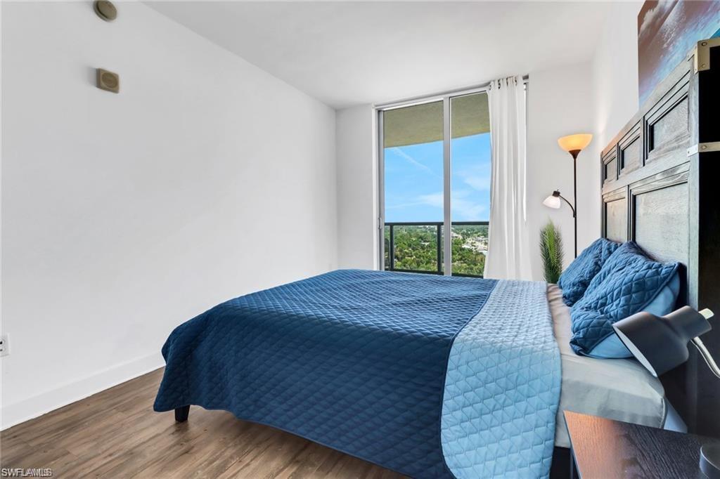 3000 Oasis Grand BLVD 2004