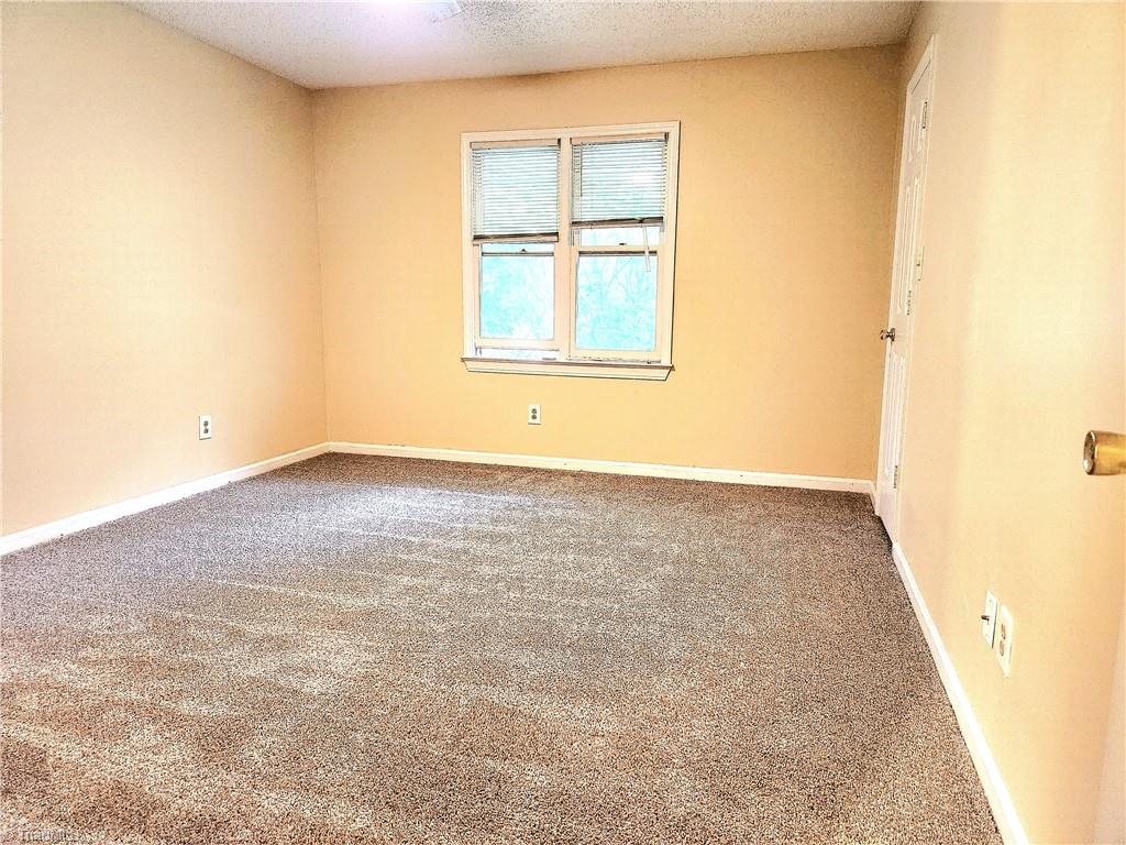 1035 Rock Knoll Court # 211, Winston-Salem Unit: 211