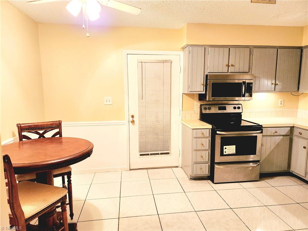 1035 Rock Knoll Court # 211, Winston-Salem Unit: 211