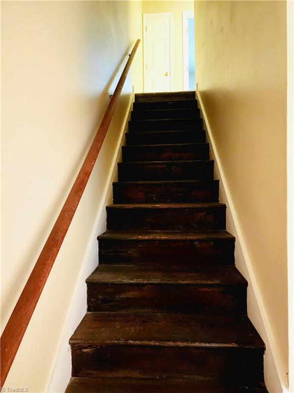 1035 Rock Knoll Court # 211, Winston-Salem Unit: 211