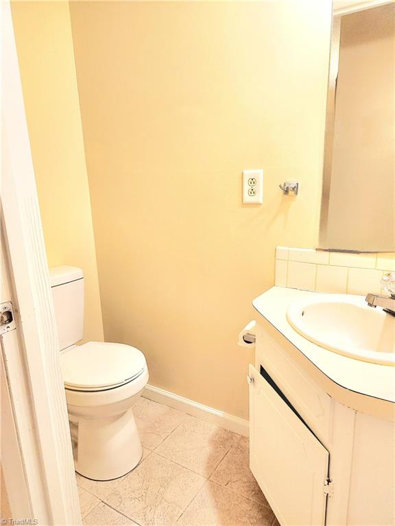 1035 Rock Knoll Court # 211, Winston-Salem Unit: 211