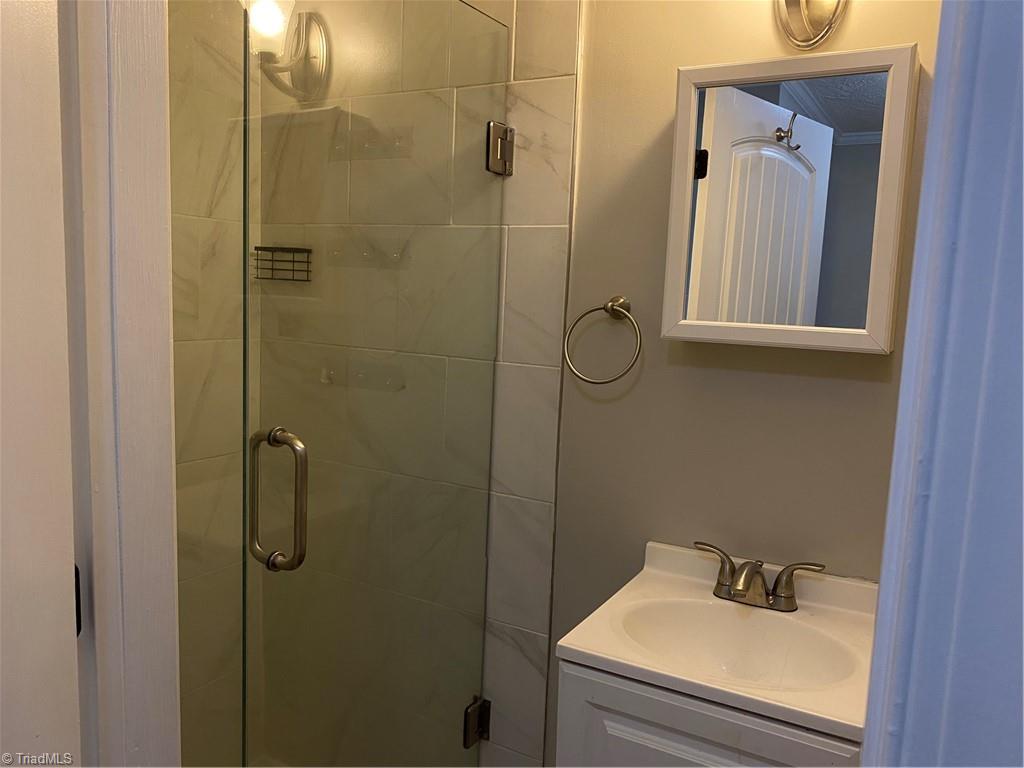 4625 Baux Mountain Road, Winston-Salem