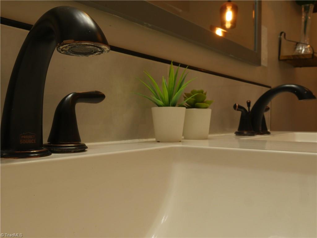 4625 Baux Mountain Road, Winston-Salem