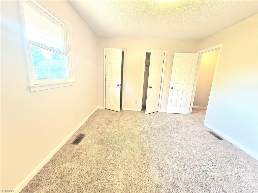 1018 Cedar Place Court, Winston-Salem