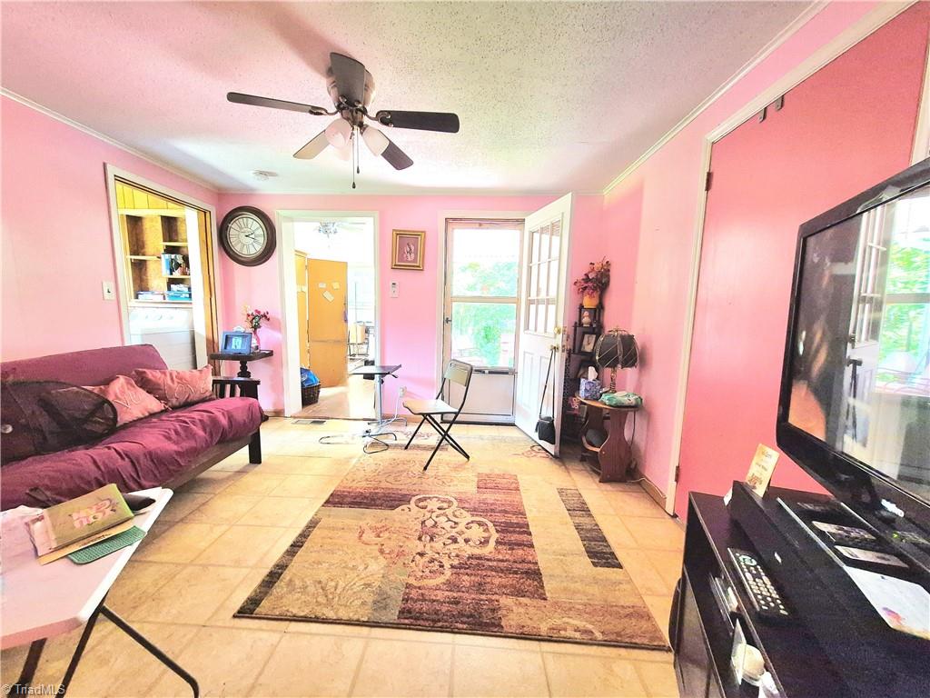 2217 Douglas Hill Drive, Winston-Salem