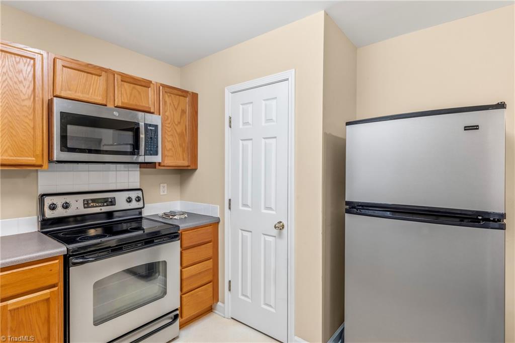 2033 Tea Berry Court, Winston-Salem