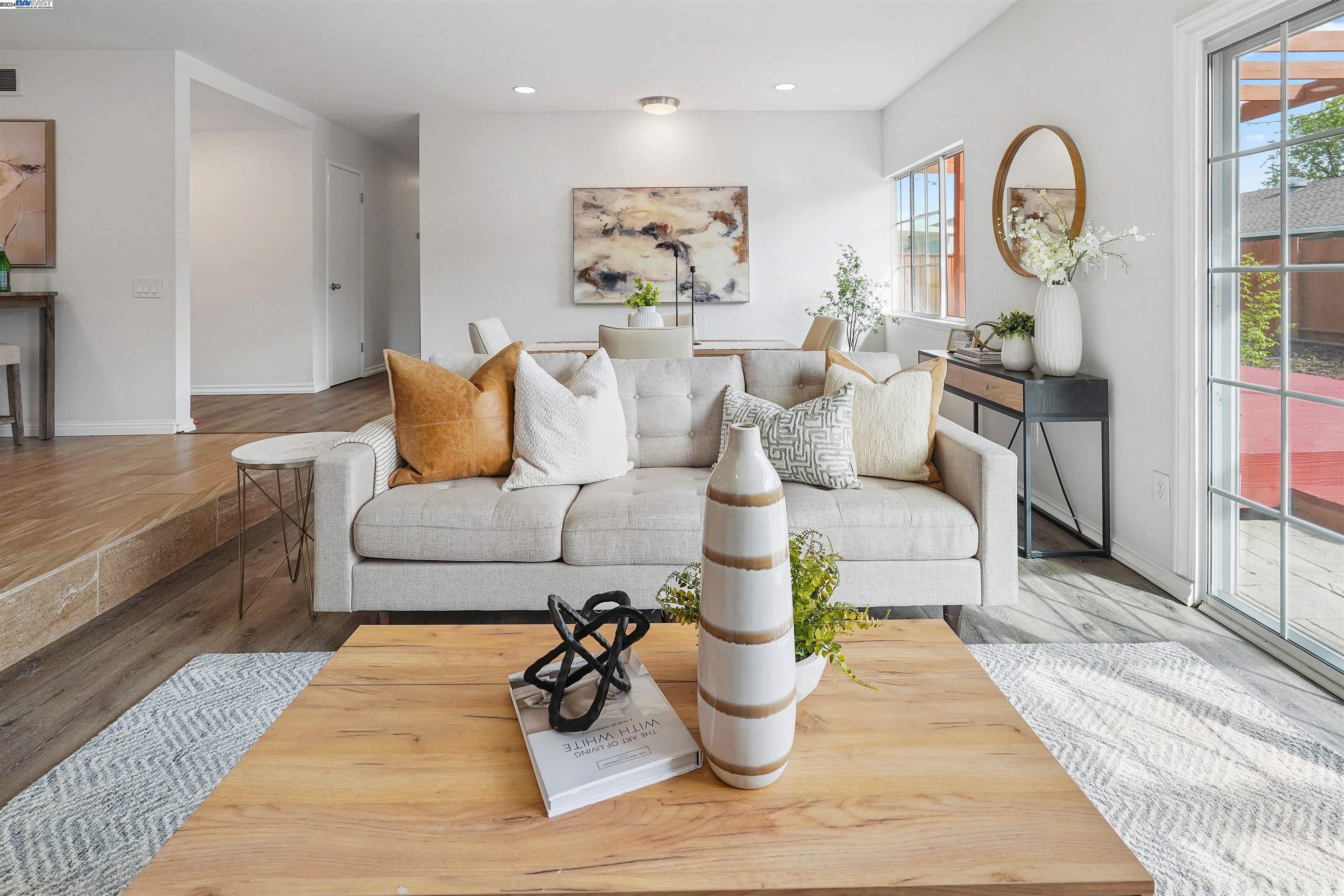 1137 Caroline Ct