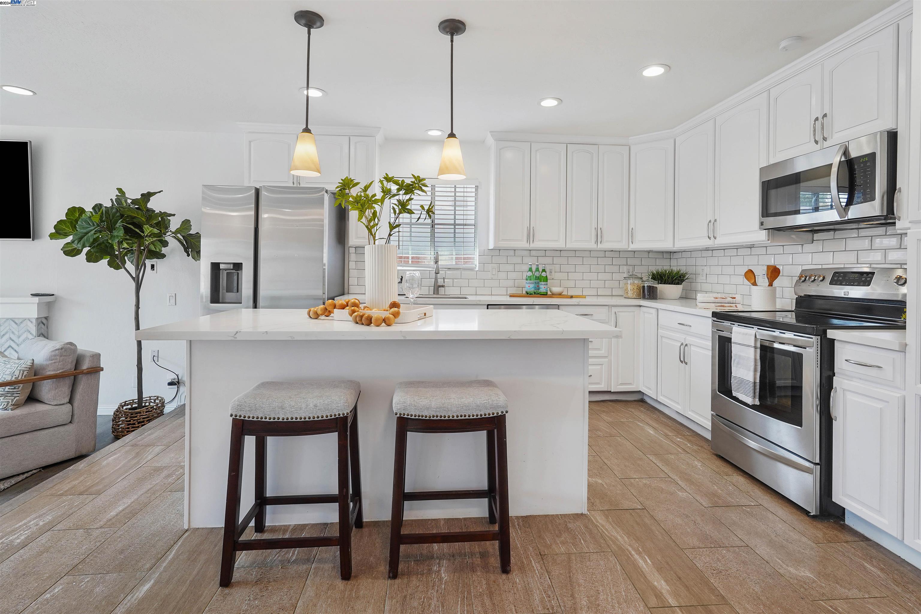 1137 Caroline Ct
