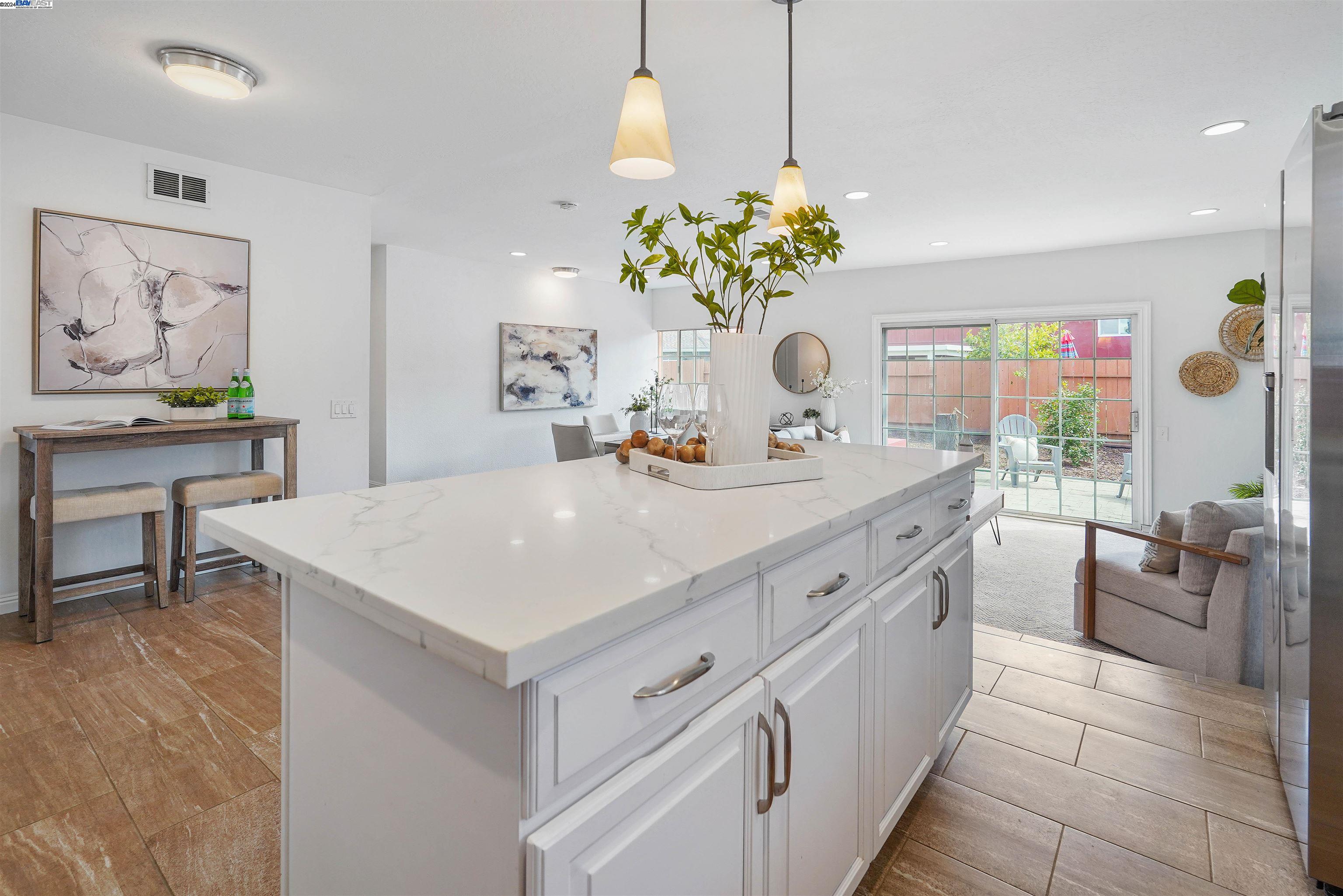 1137 Caroline Ct
