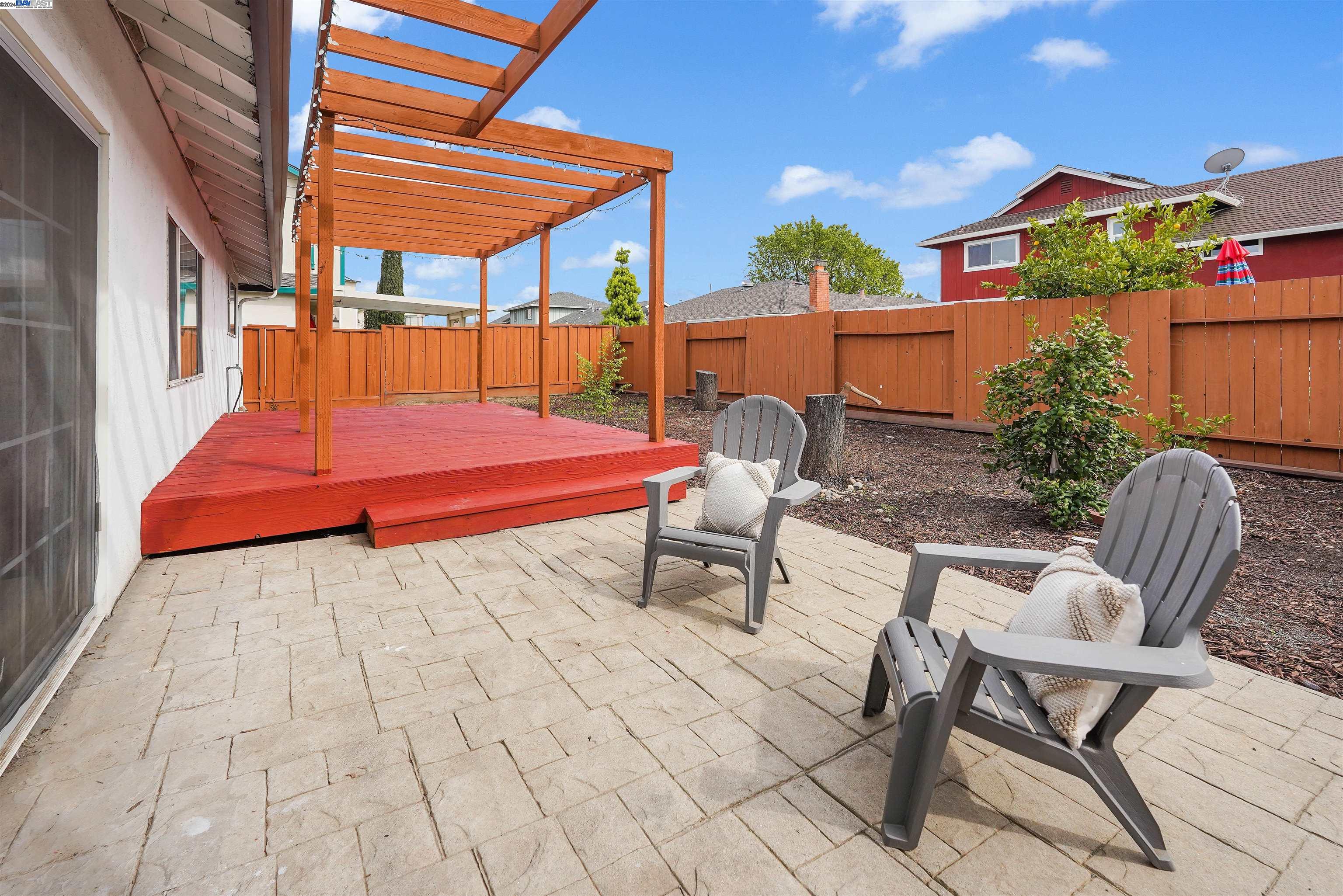 1137 Caroline Ct