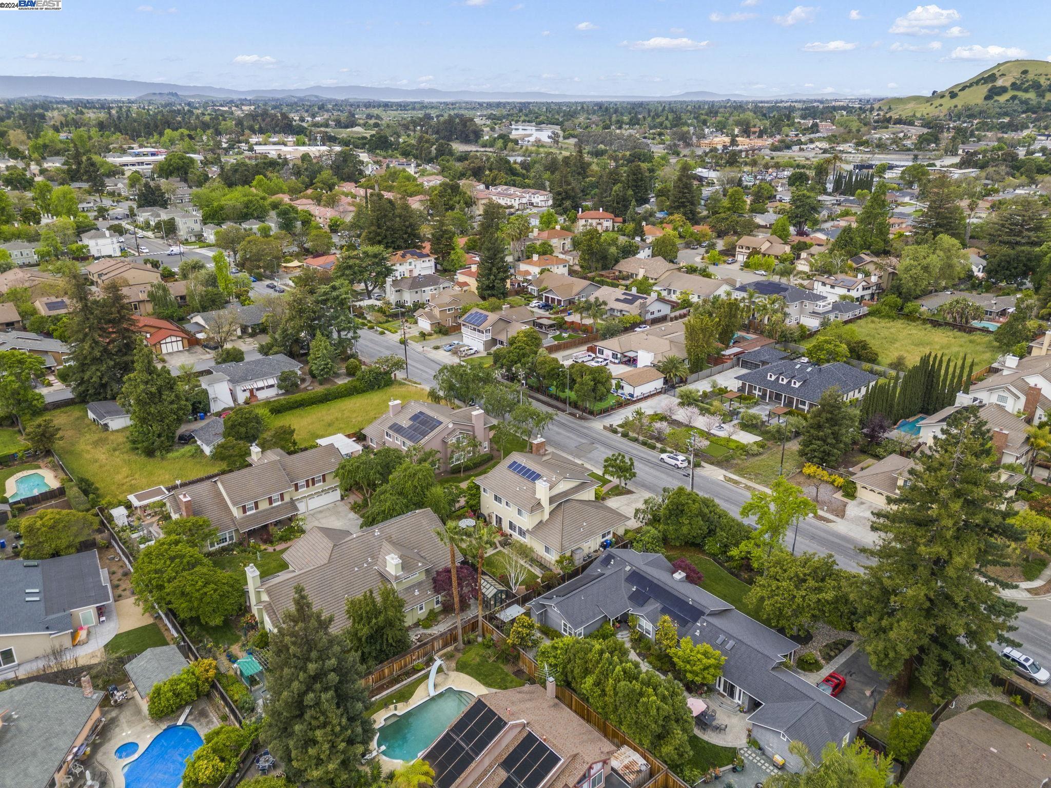 225 Pickering Avenue