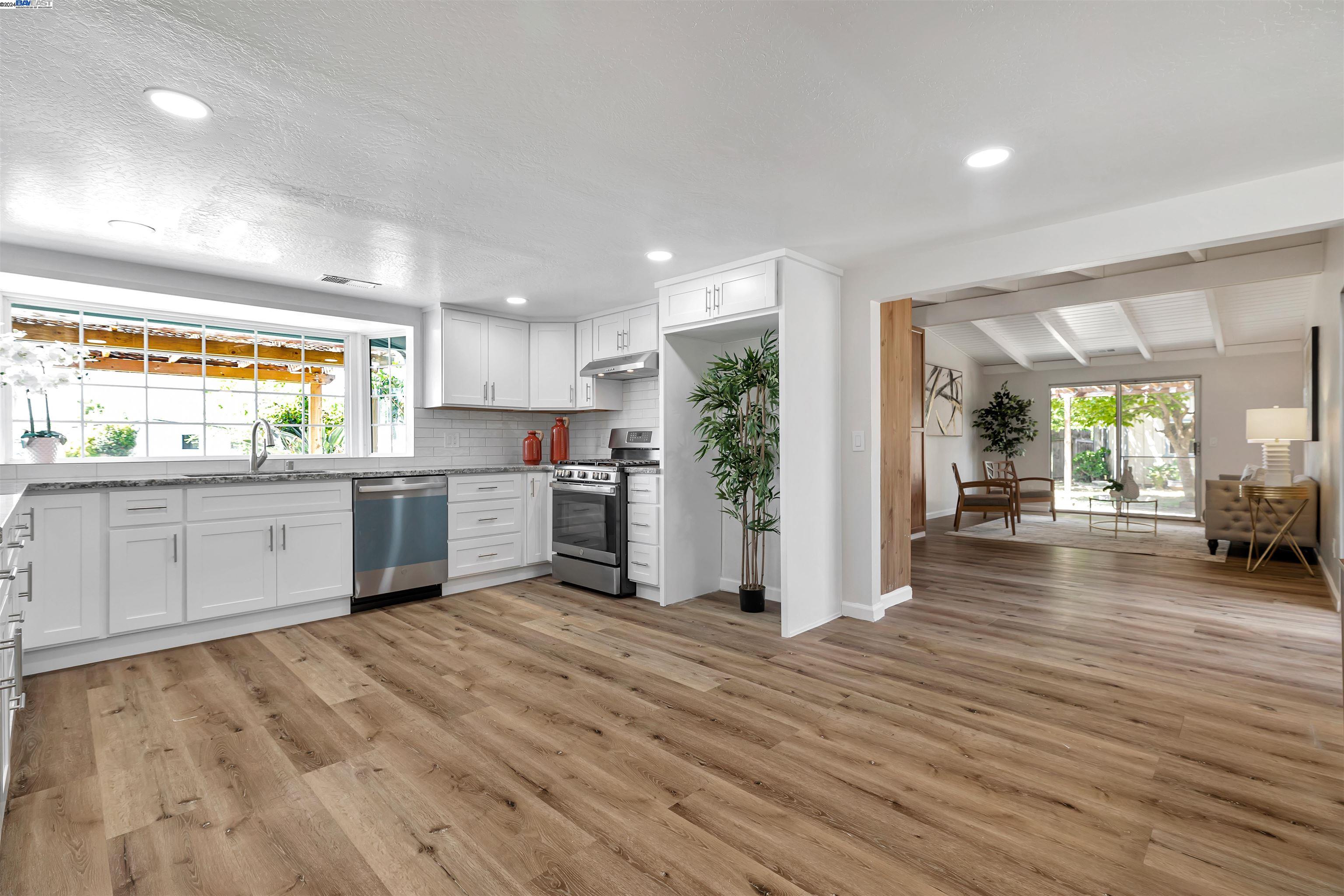 40466 Eaton Ct