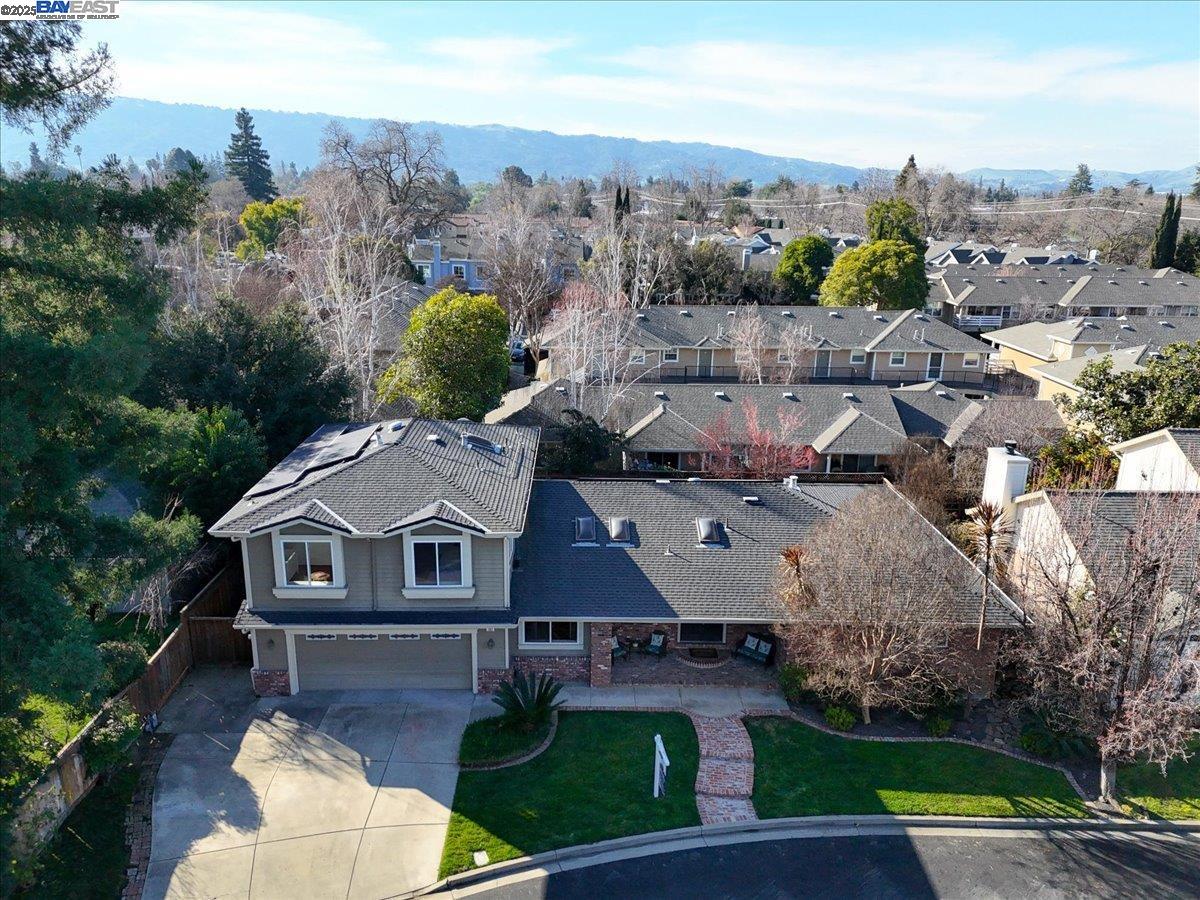 202 Del Valle Ct