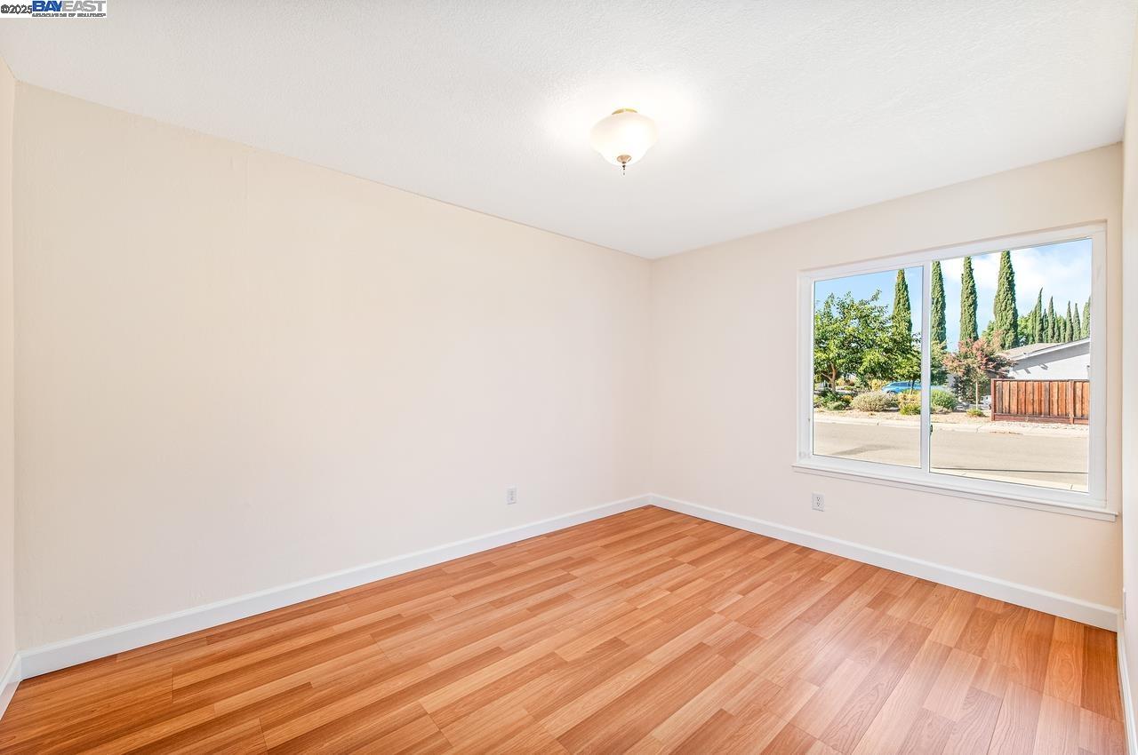 173 Rainier Ave