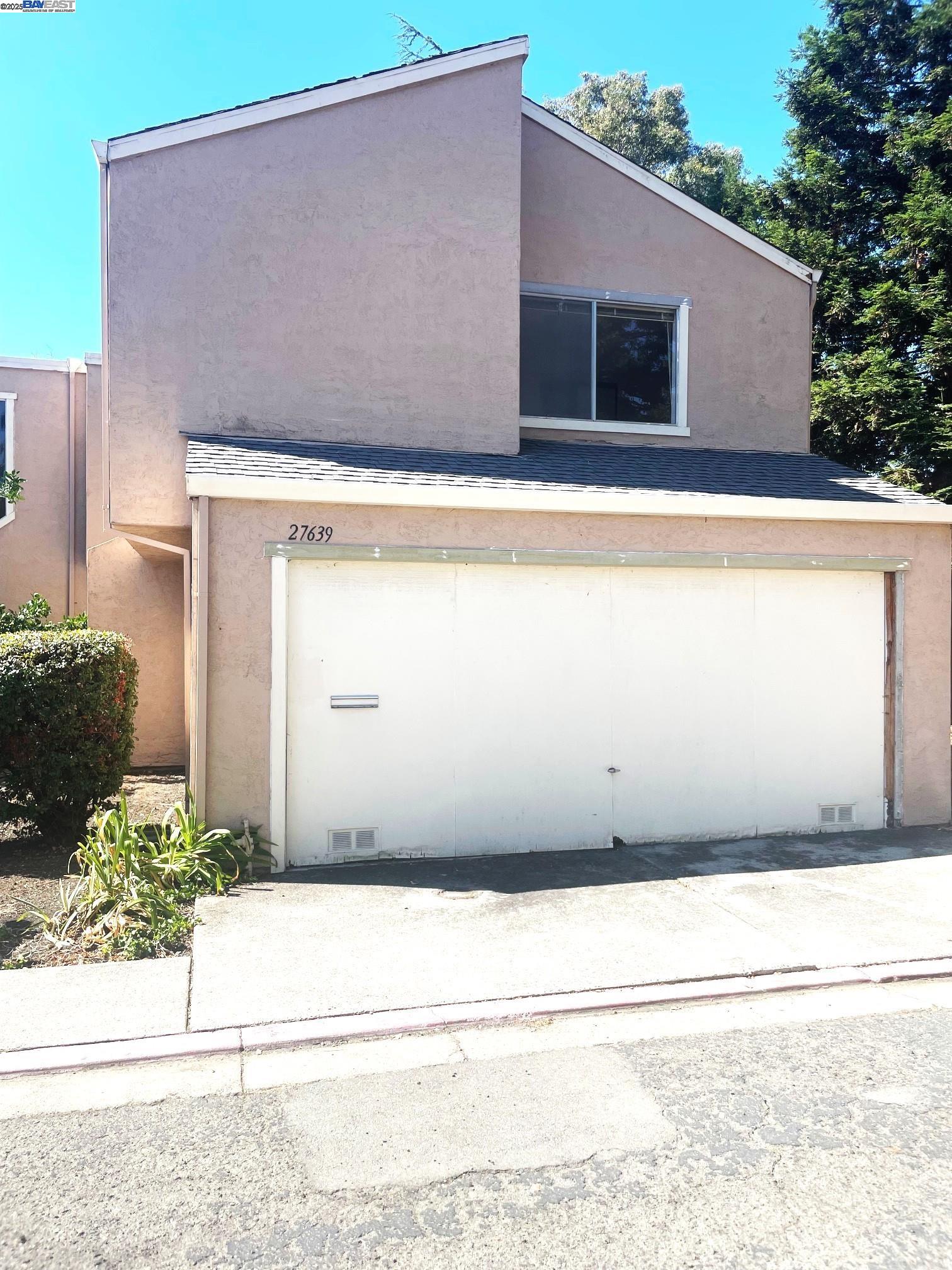 27639 Eucalyptus Ct