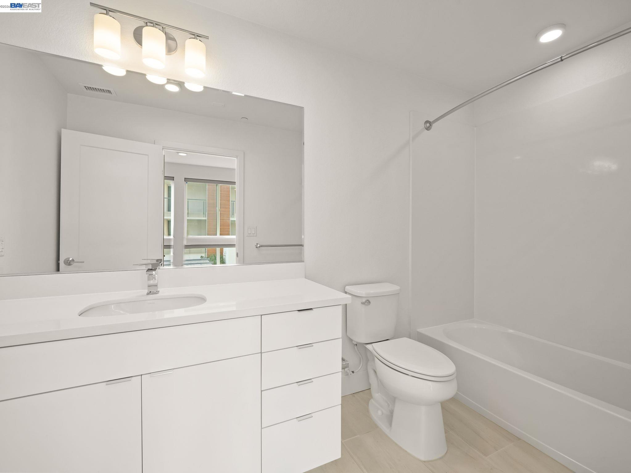 3768 Capitol Ave # 309B