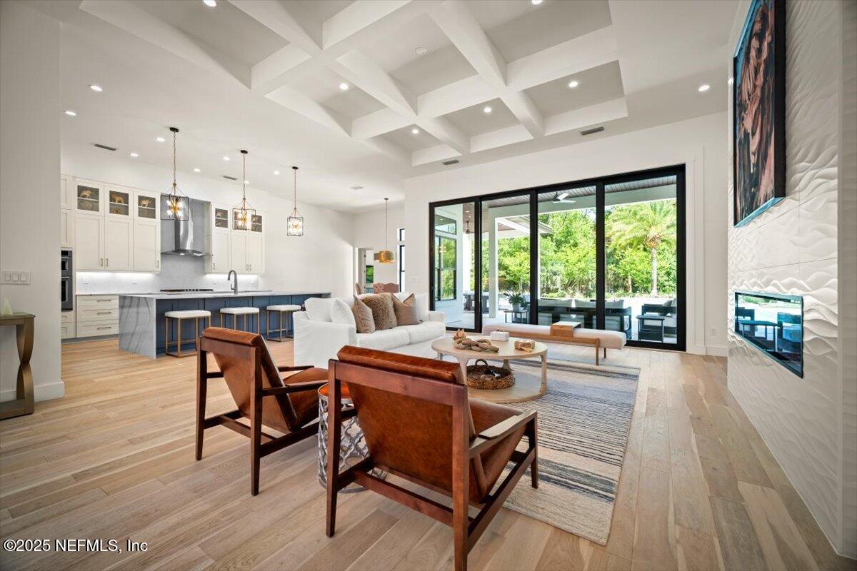 404 PAYASADA LAKES Avenue