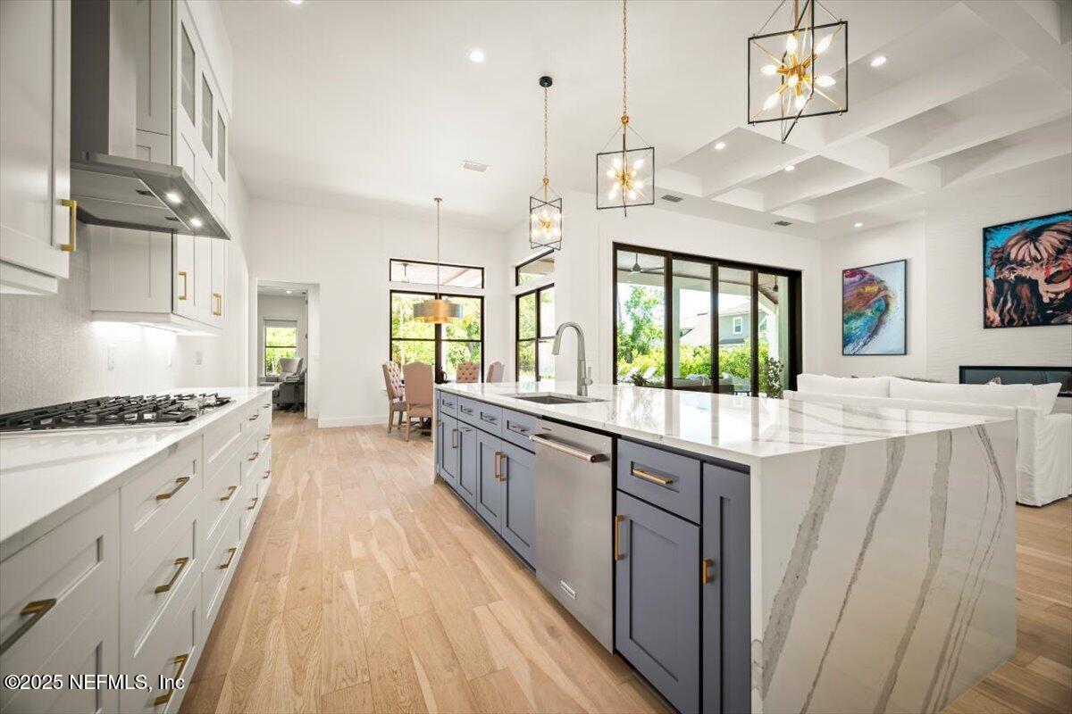 404 PAYASADA LAKES Avenue