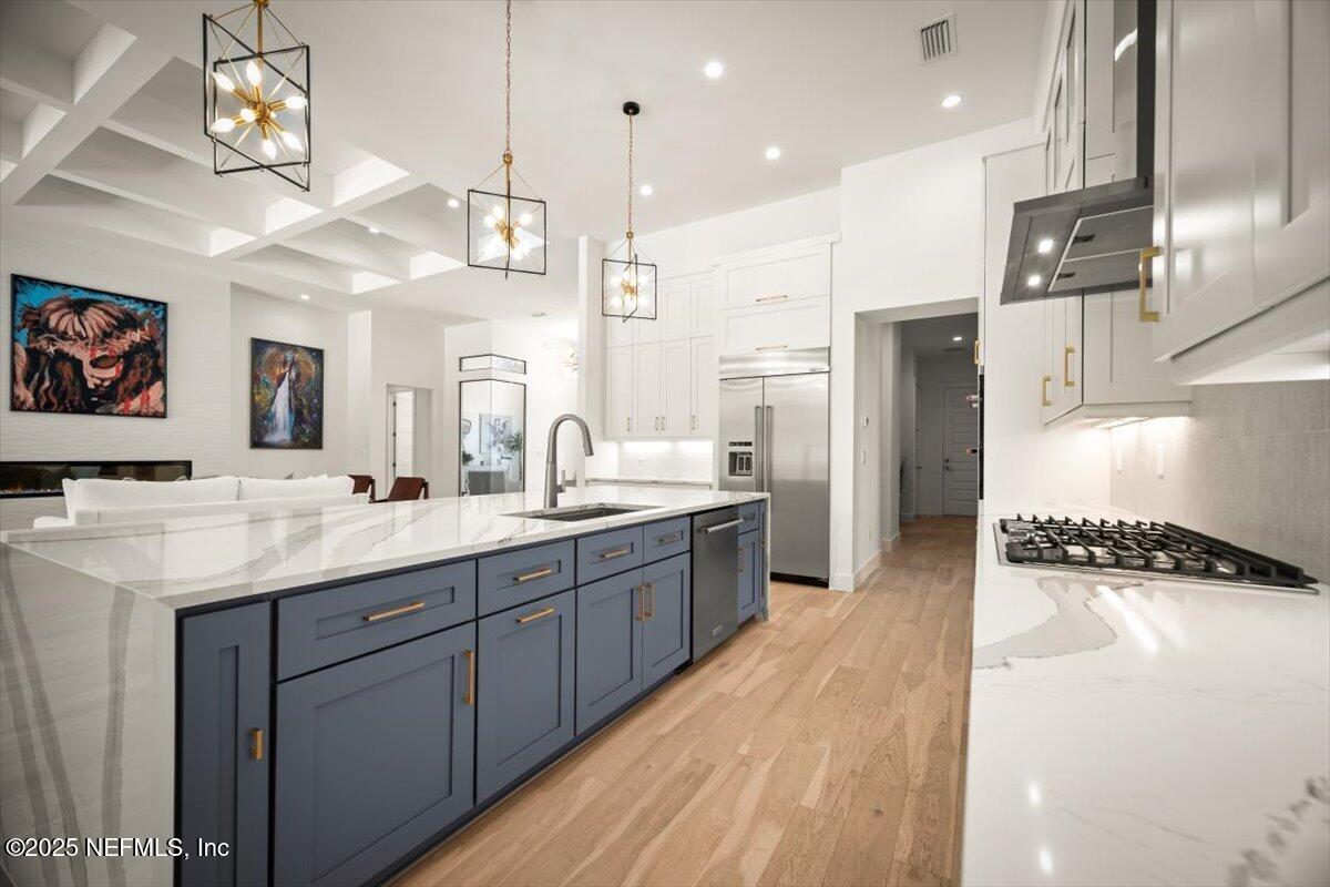 404 PAYASADA LAKES Avenue