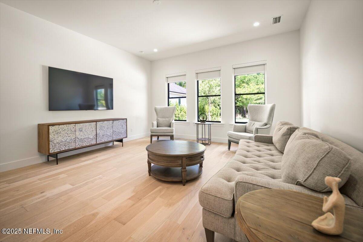 404 PAYASADA LAKES Avenue