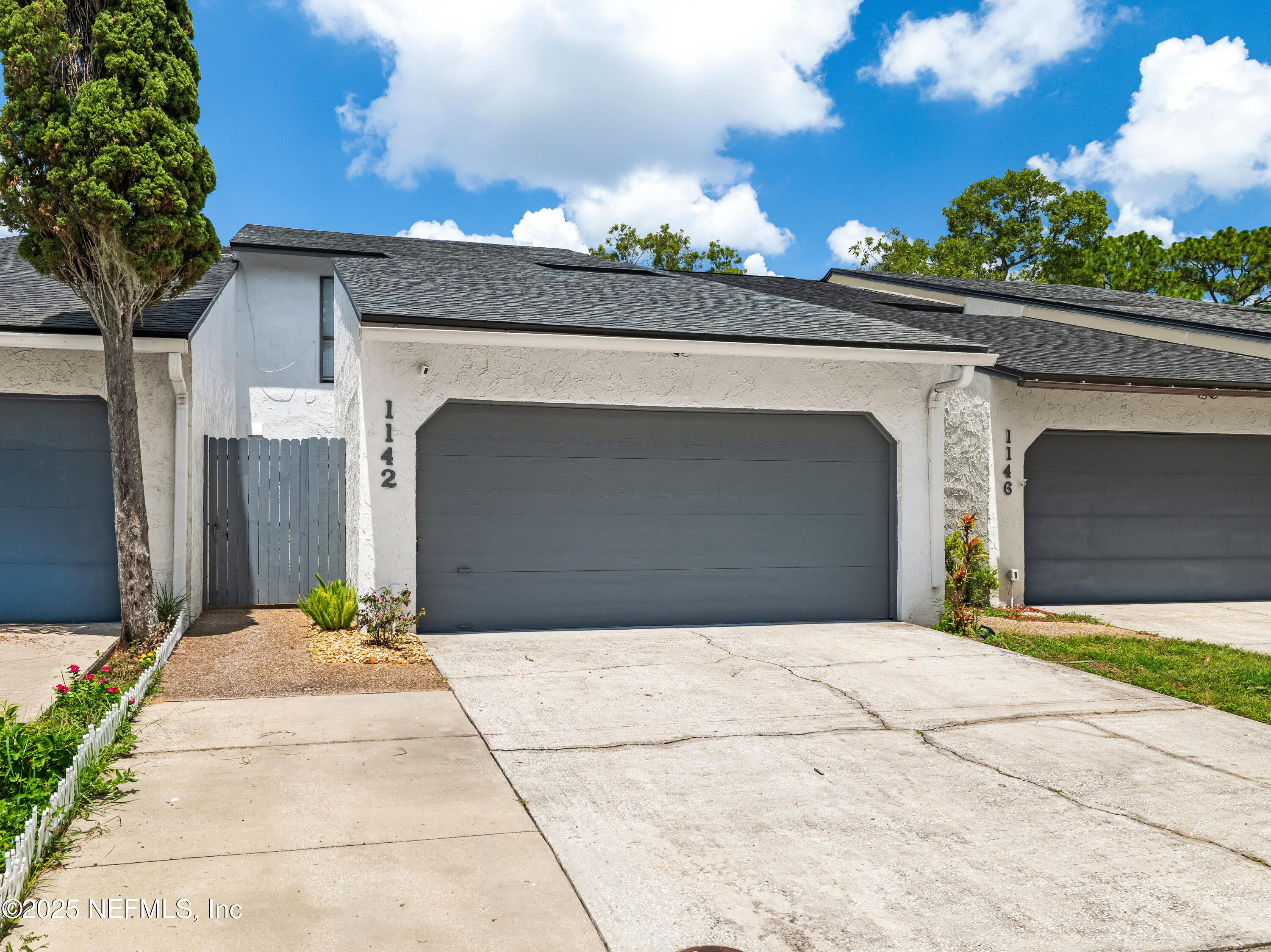1142 ROMAINE Circle E