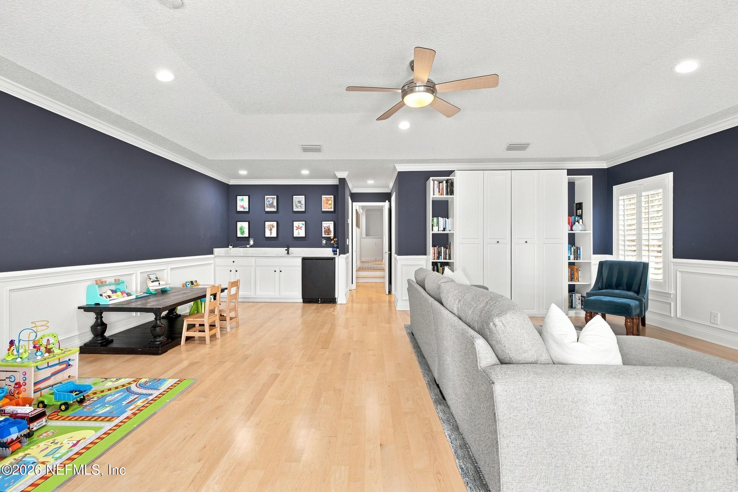 441 CLEARWATER Drive