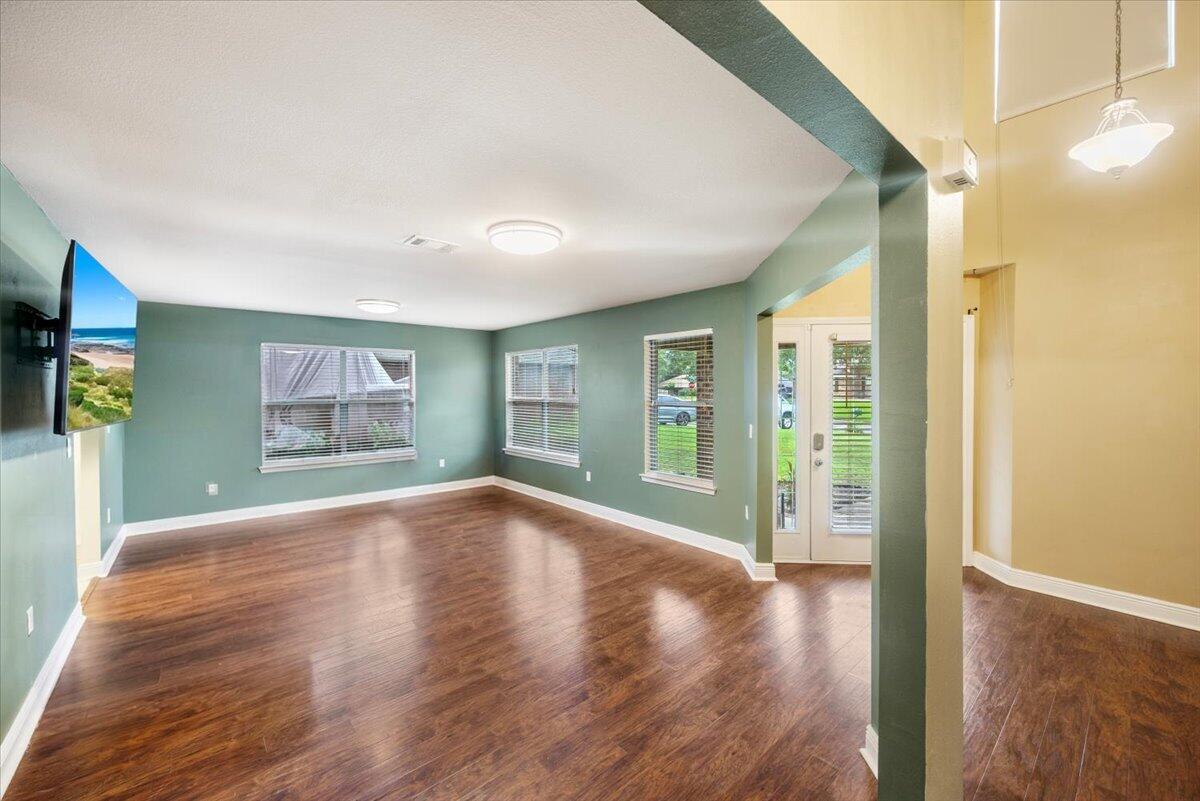 2883 Dunsmuir Drive