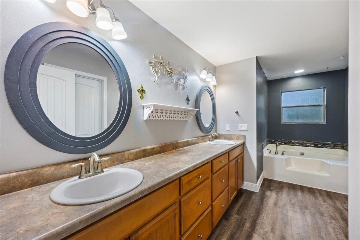 2883 Dunsmuir Drive