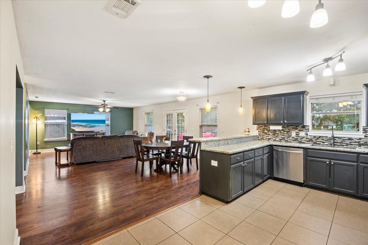 2883 Dunsmuir Drive