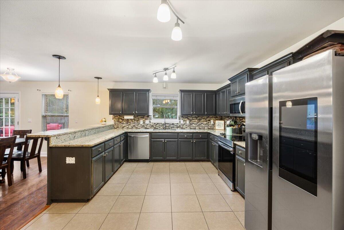 2883 Dunsmuir Drive