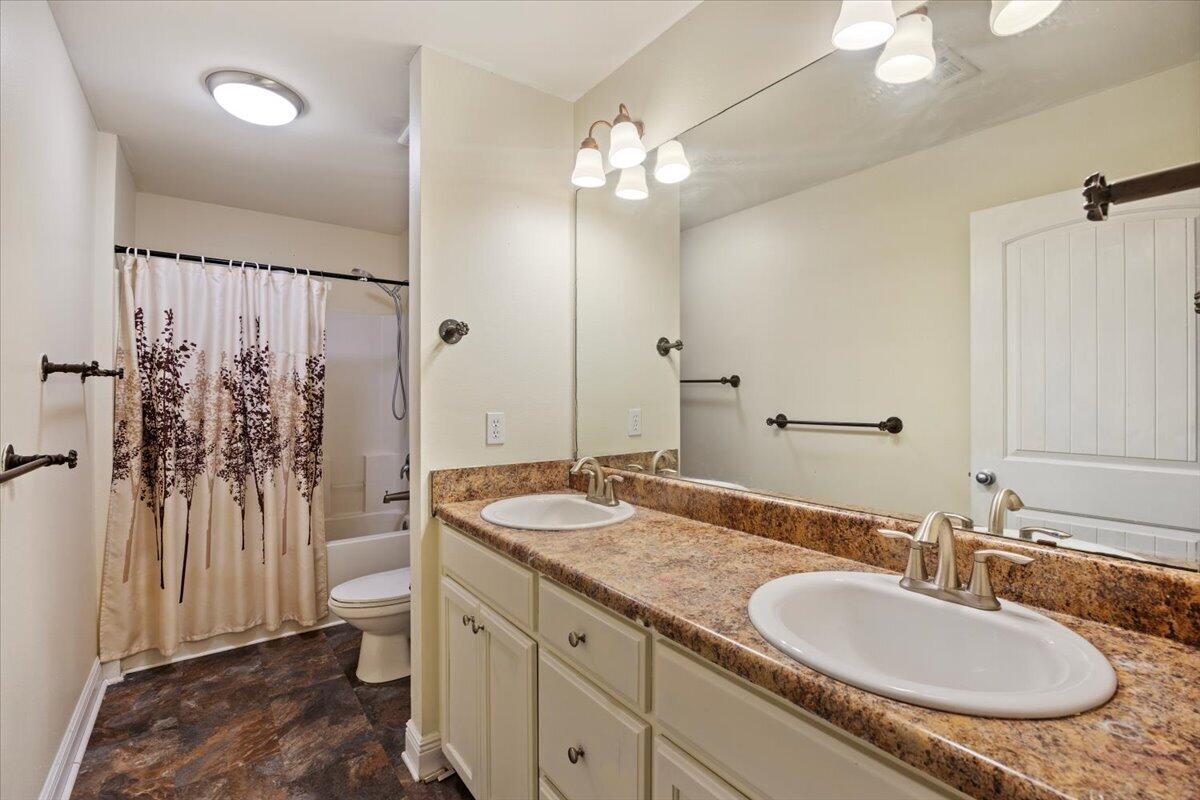 2883 Dunsmuir Drive