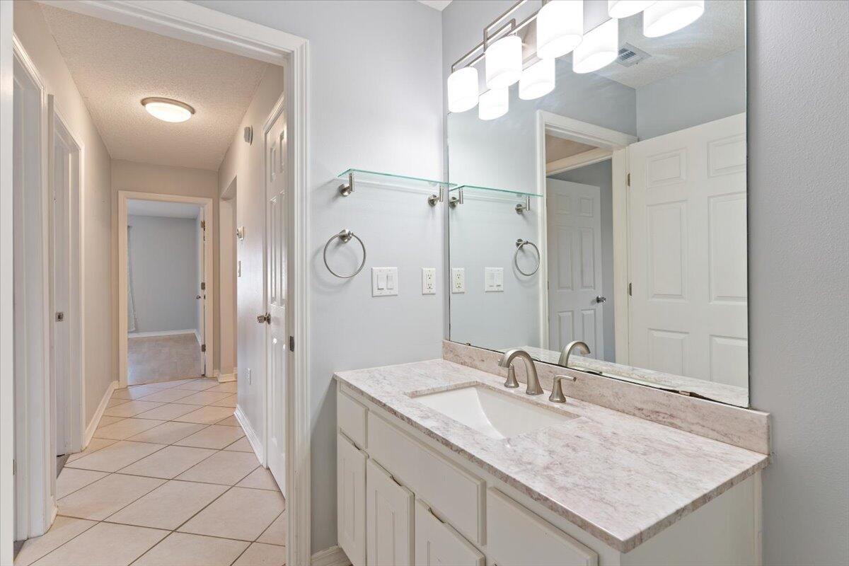 961 John Wayne Circle