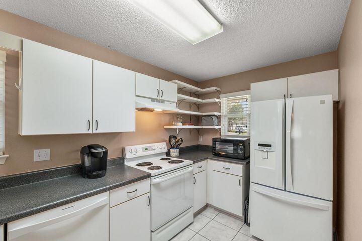 5586 Huntleigh Place