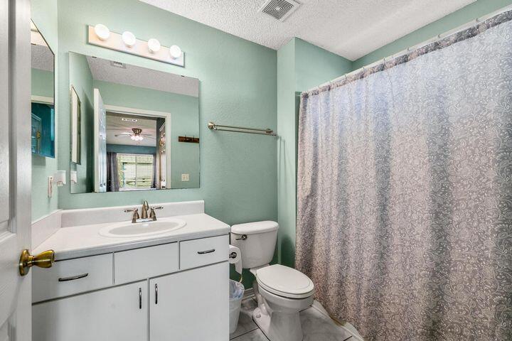 5586 Huntleigh Place