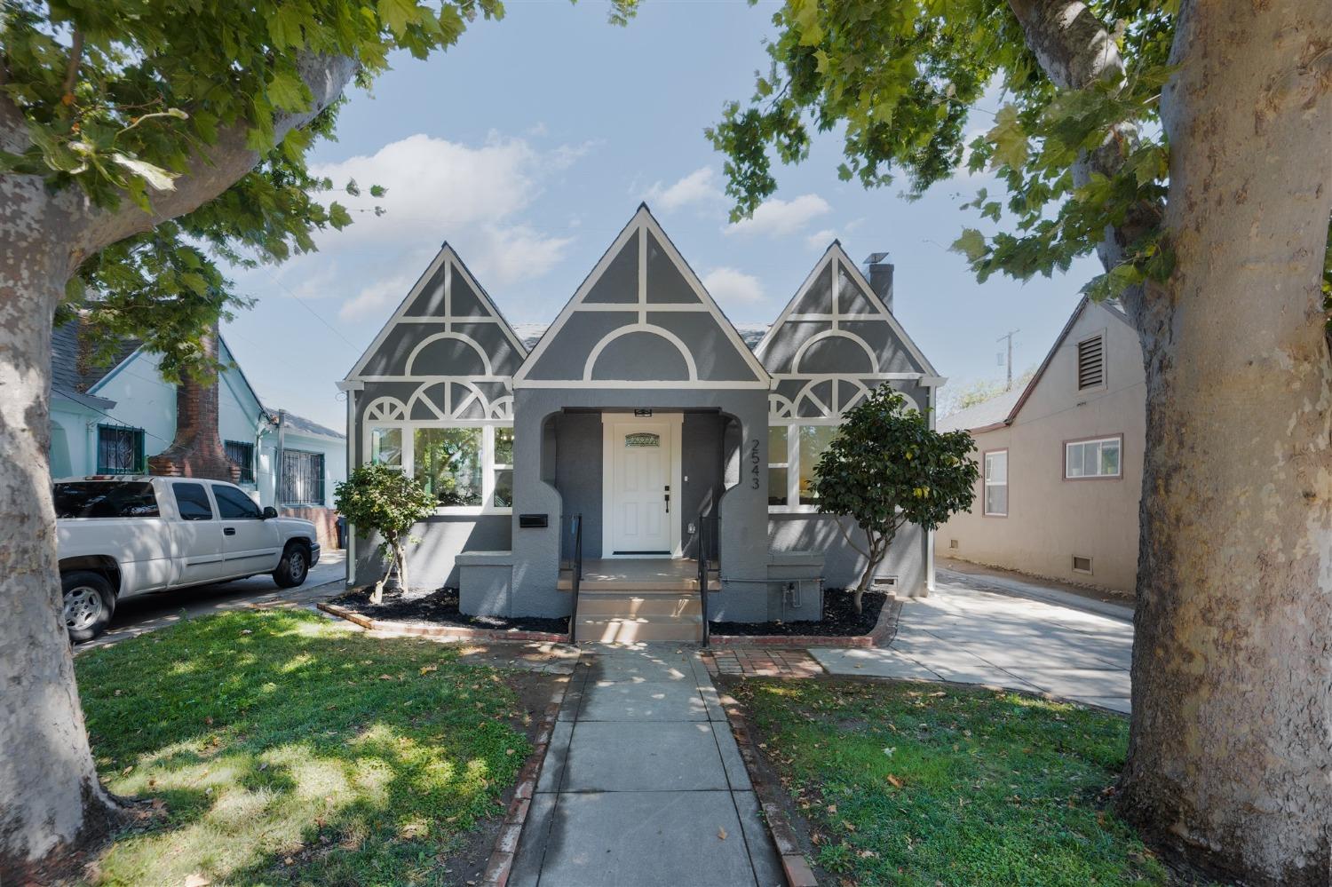 2543 Freeport Boulevard