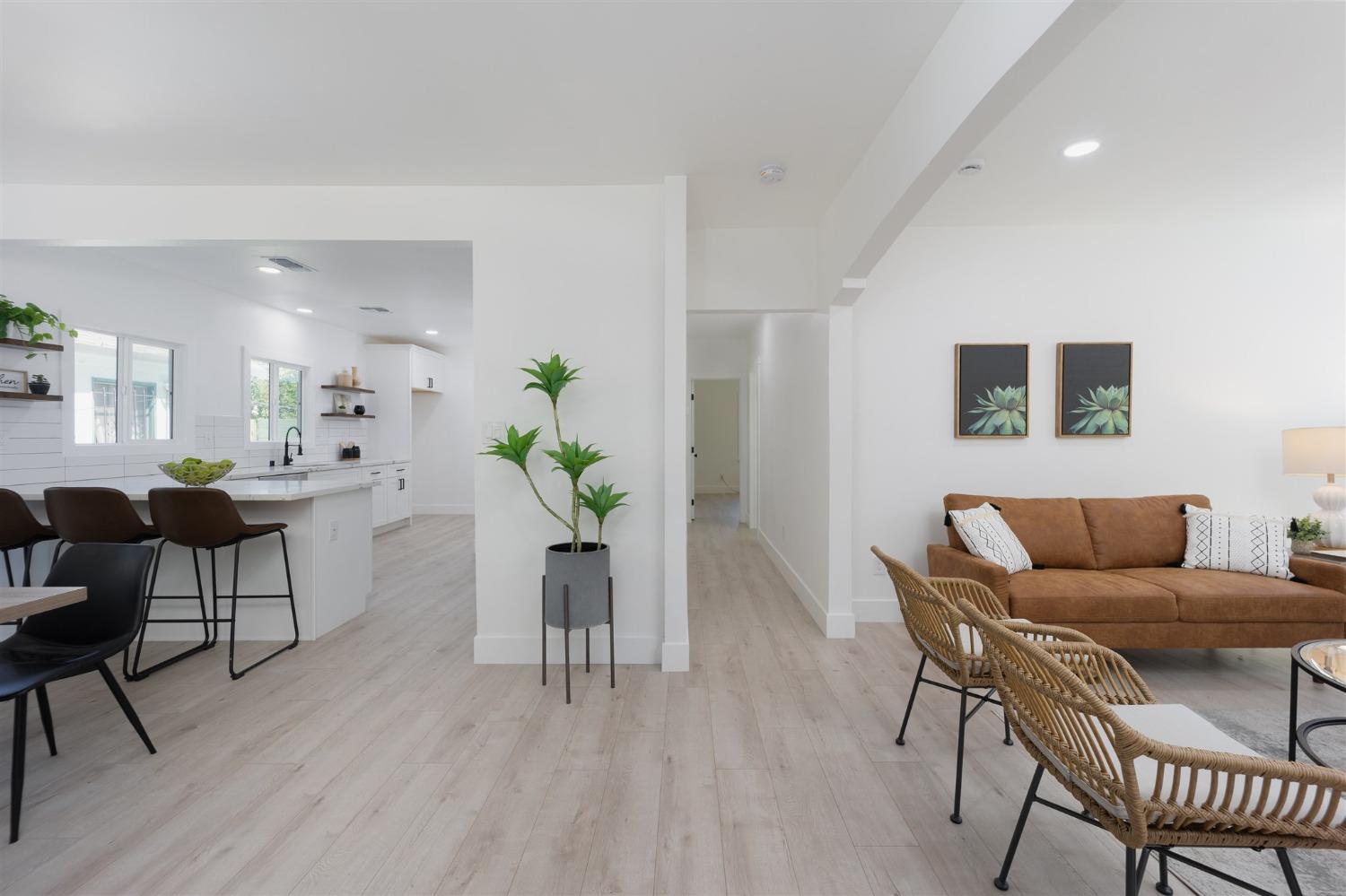 2543 Freeport Boulevard