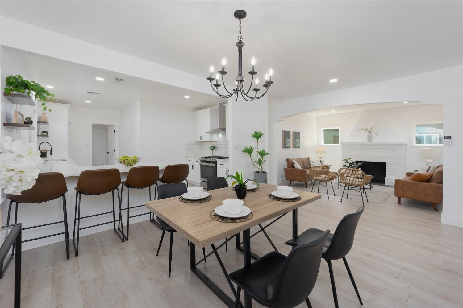 2543 Freeport Boulevard