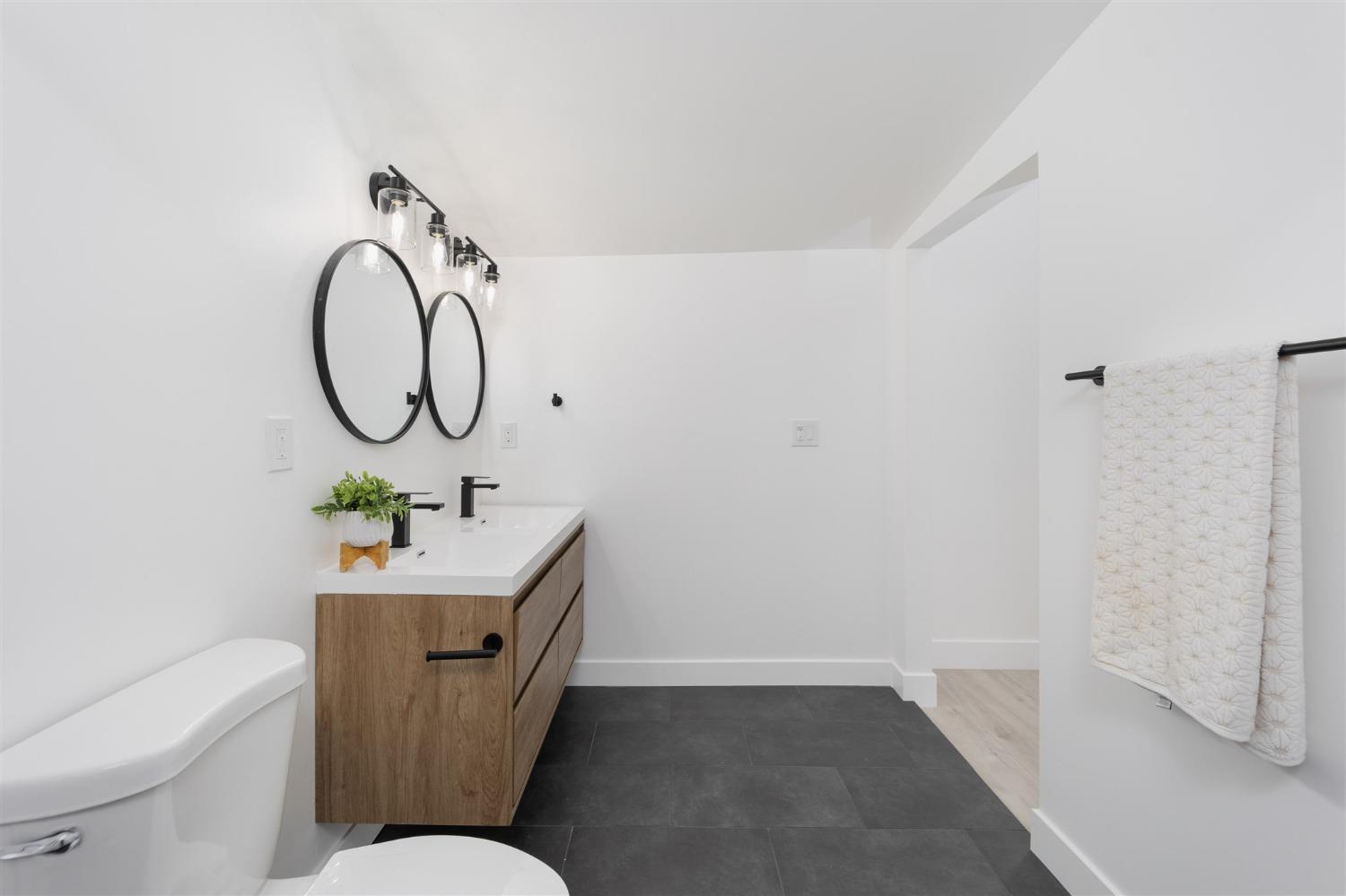 2543 Freeport Boulevard