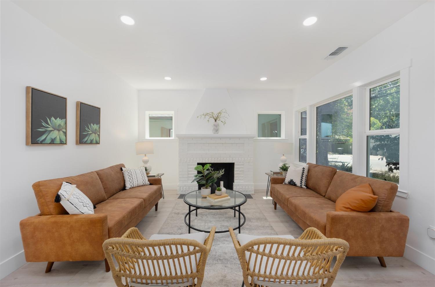 2543 Freeport Boulevard