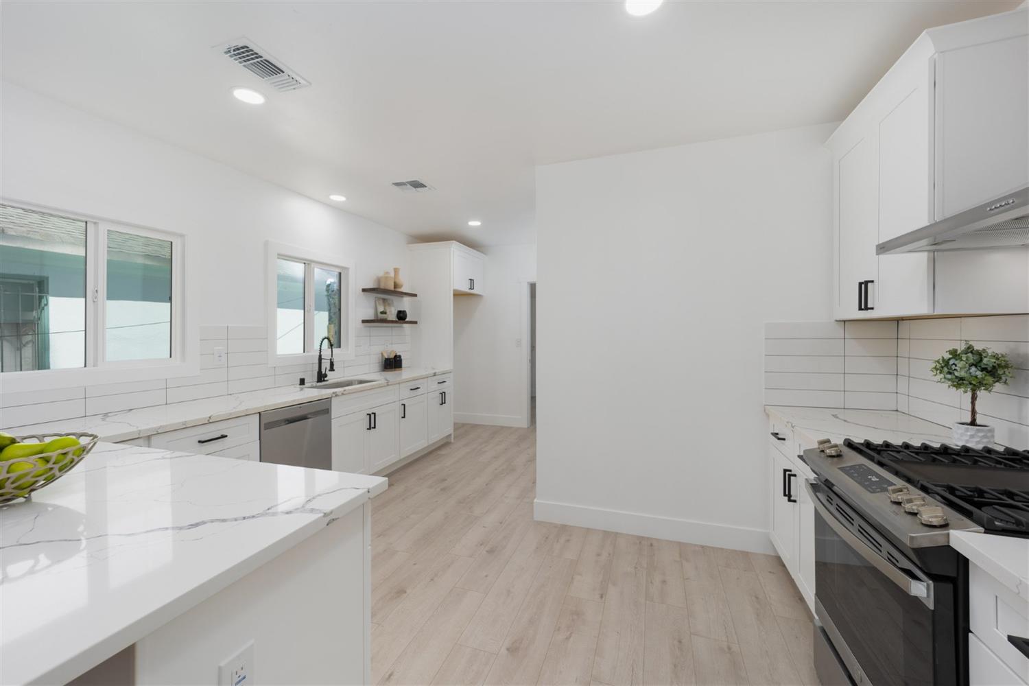 2543 Freeport Boulevard