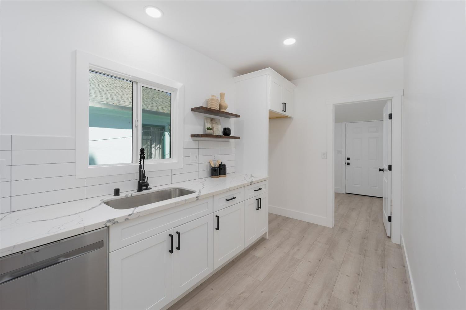 2543 Freeport Boulevard