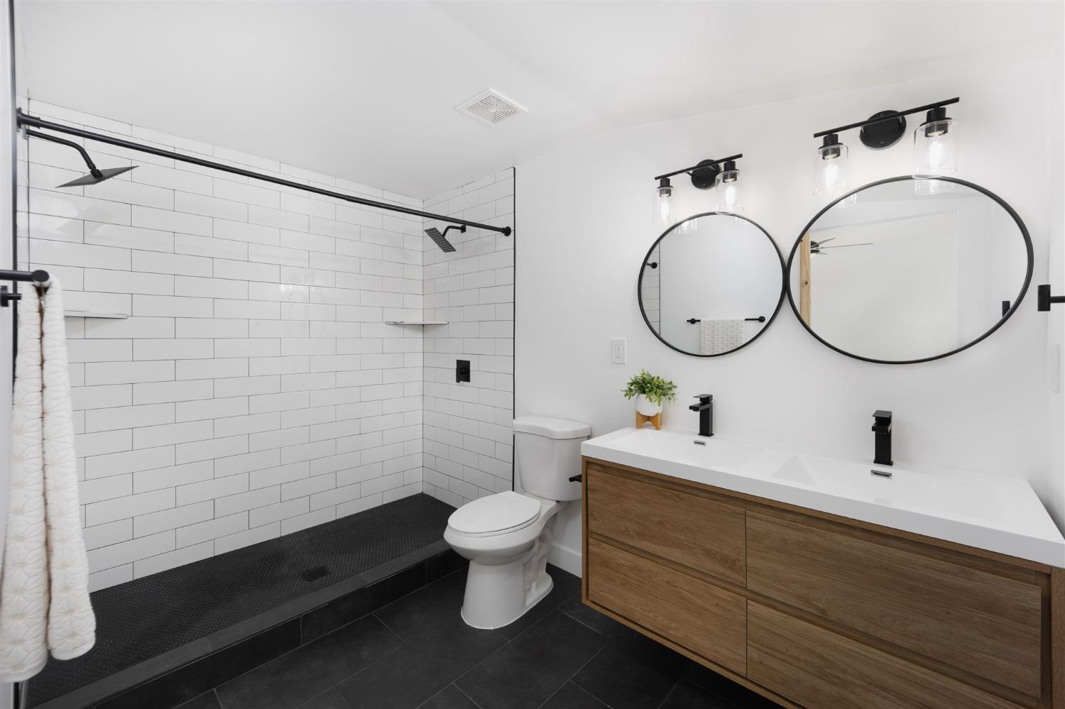 2543 Freeport Boulevard