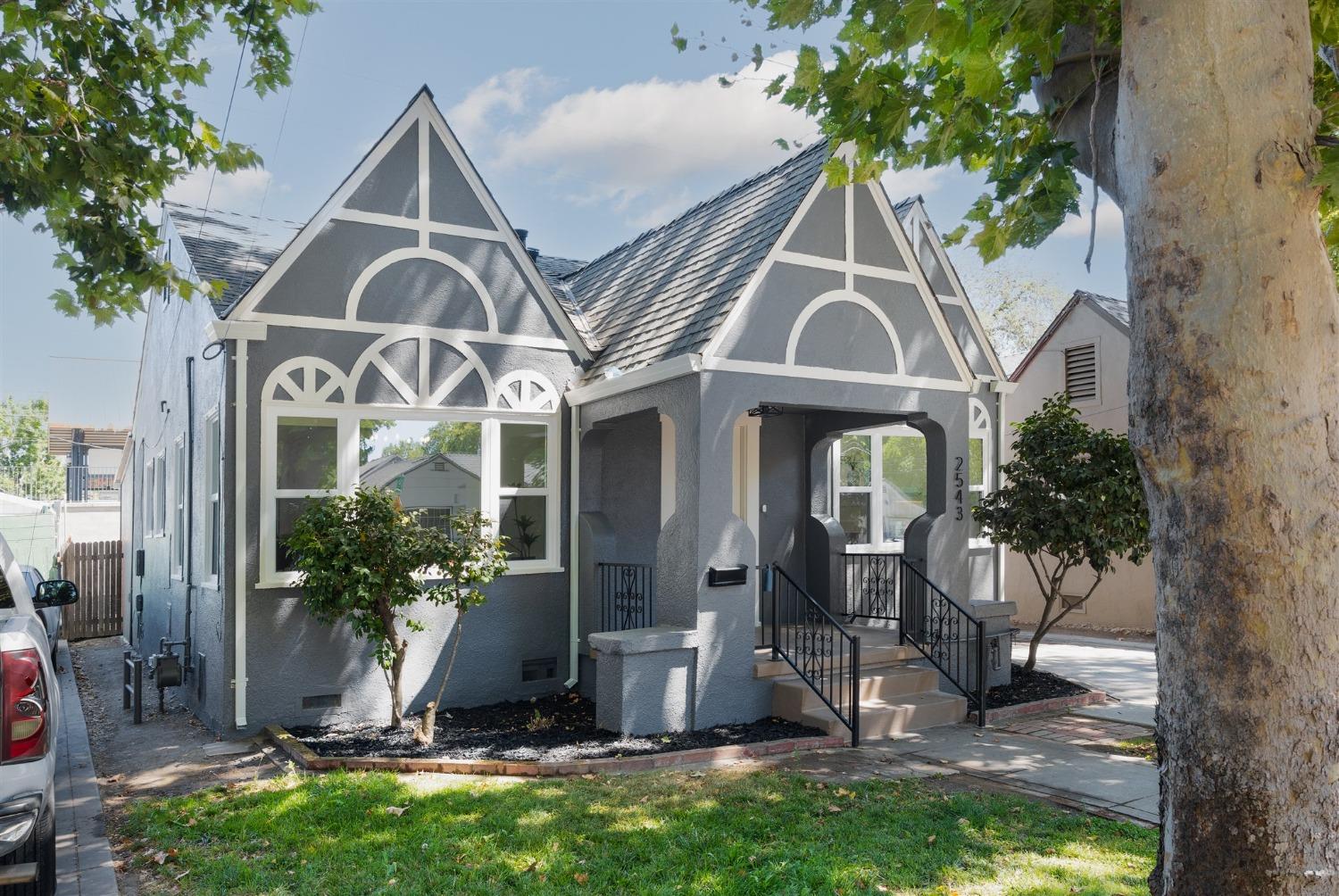 2543 Freeport Boulevard