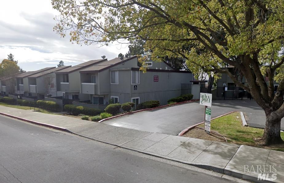 1333 N Camino Alto Drive Unit: #220