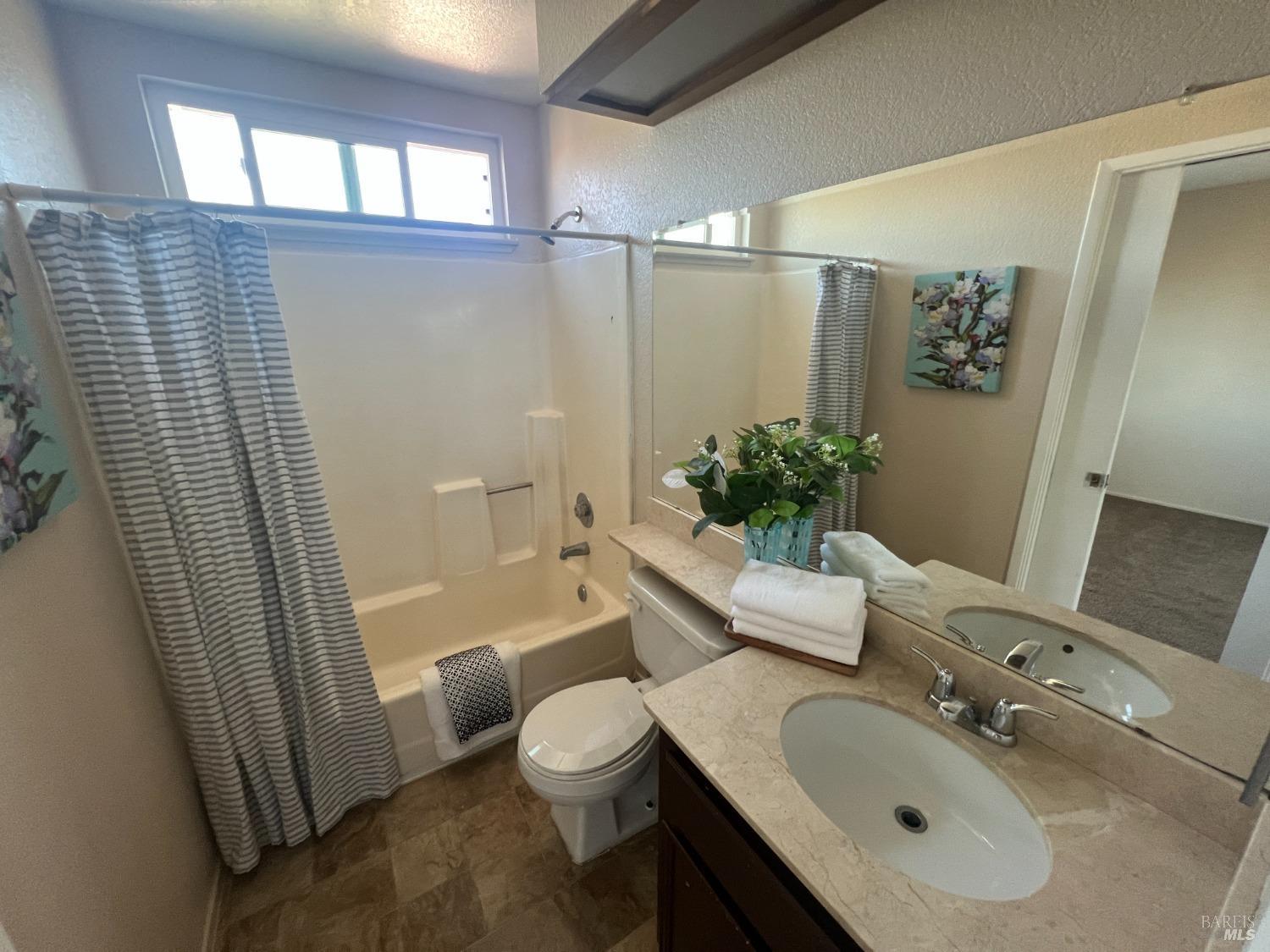 1725 Santa Monica Street