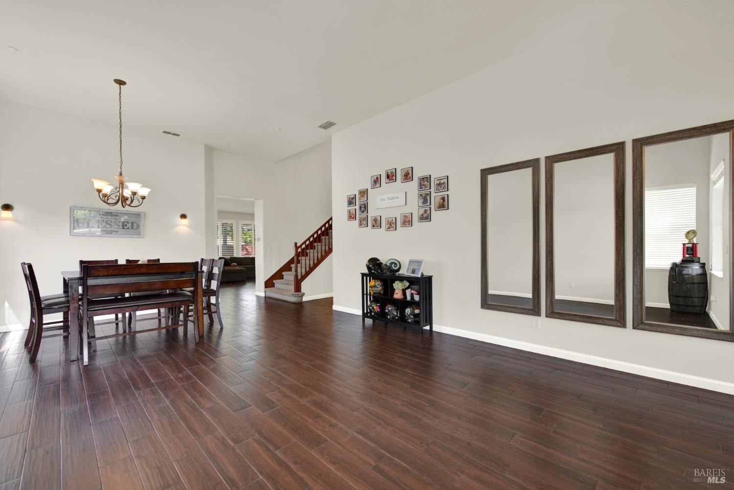 515 Kings Court