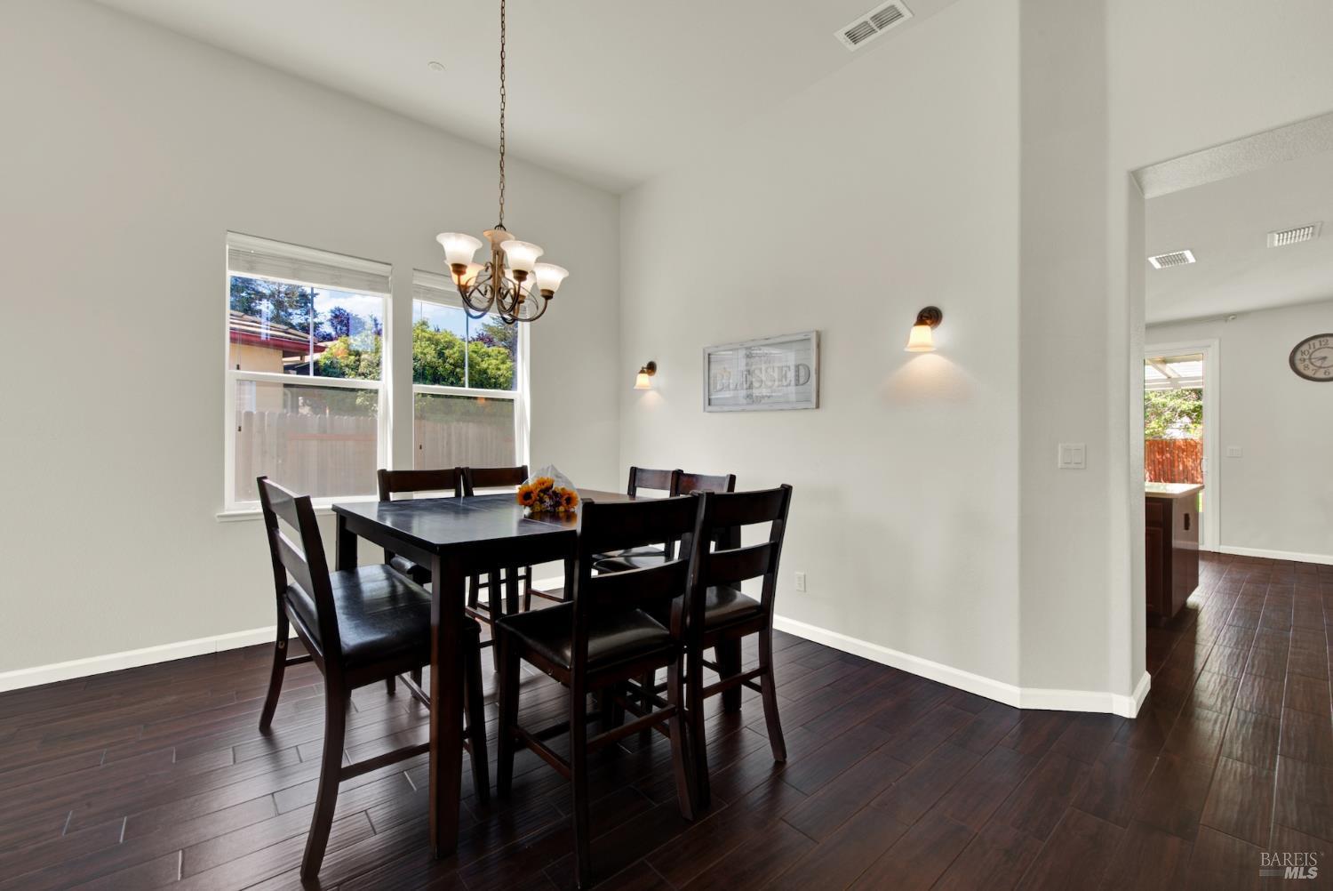 515 Kings Court