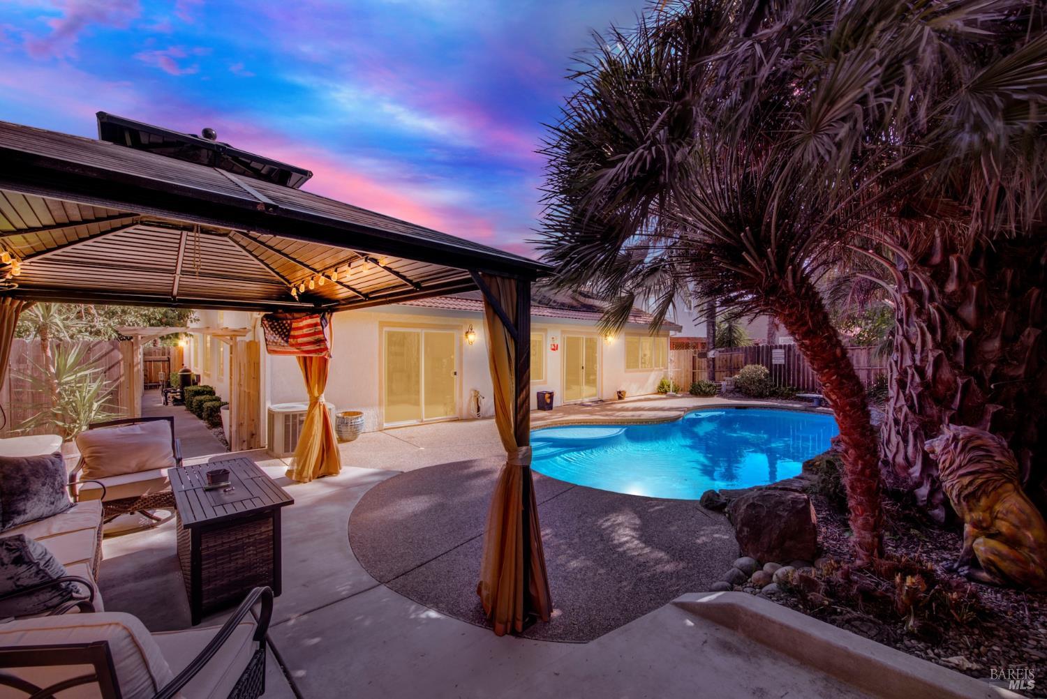 921 Topaz Circle