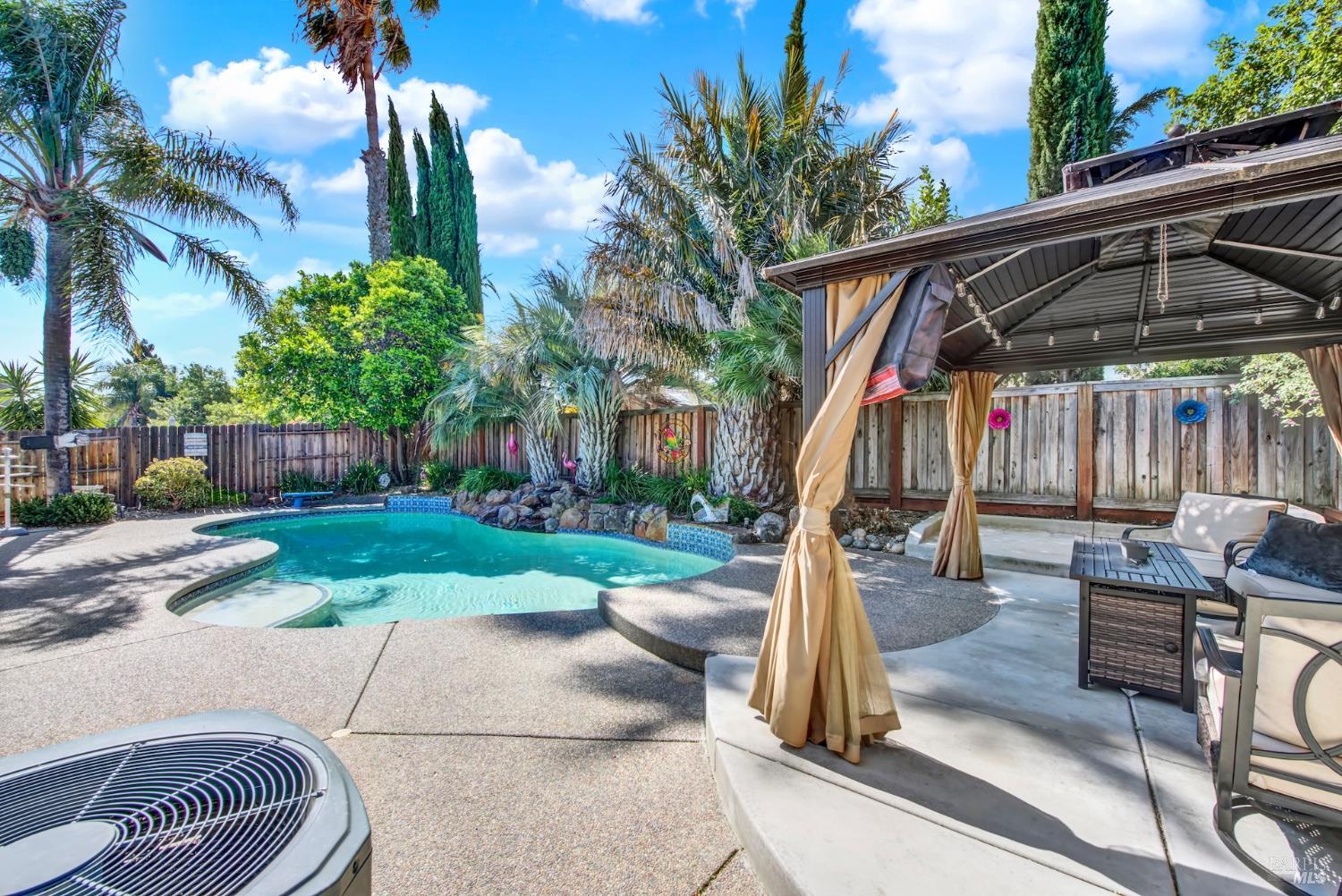 921 Topaz Circle